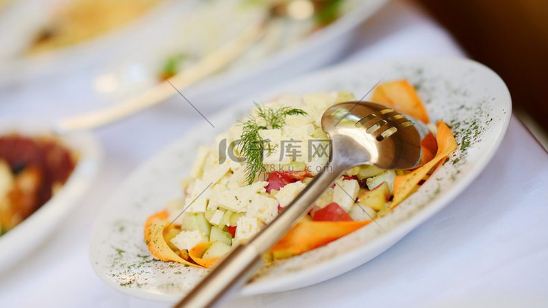 干锅底料的秘籍：揭秘正宗做法的关键要素**